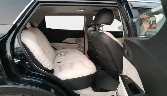 2024 Mahindra XUV300 W6 1.5 Diesel, Diesel, Manual, 16,547 km, interior