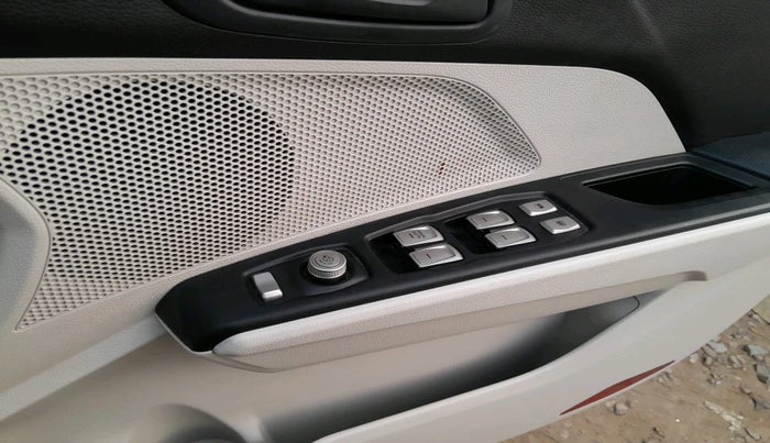 2024 Mahindra XUV300 W6 1.5 Diesel, Diesel, Manual, 16,547 km, interior