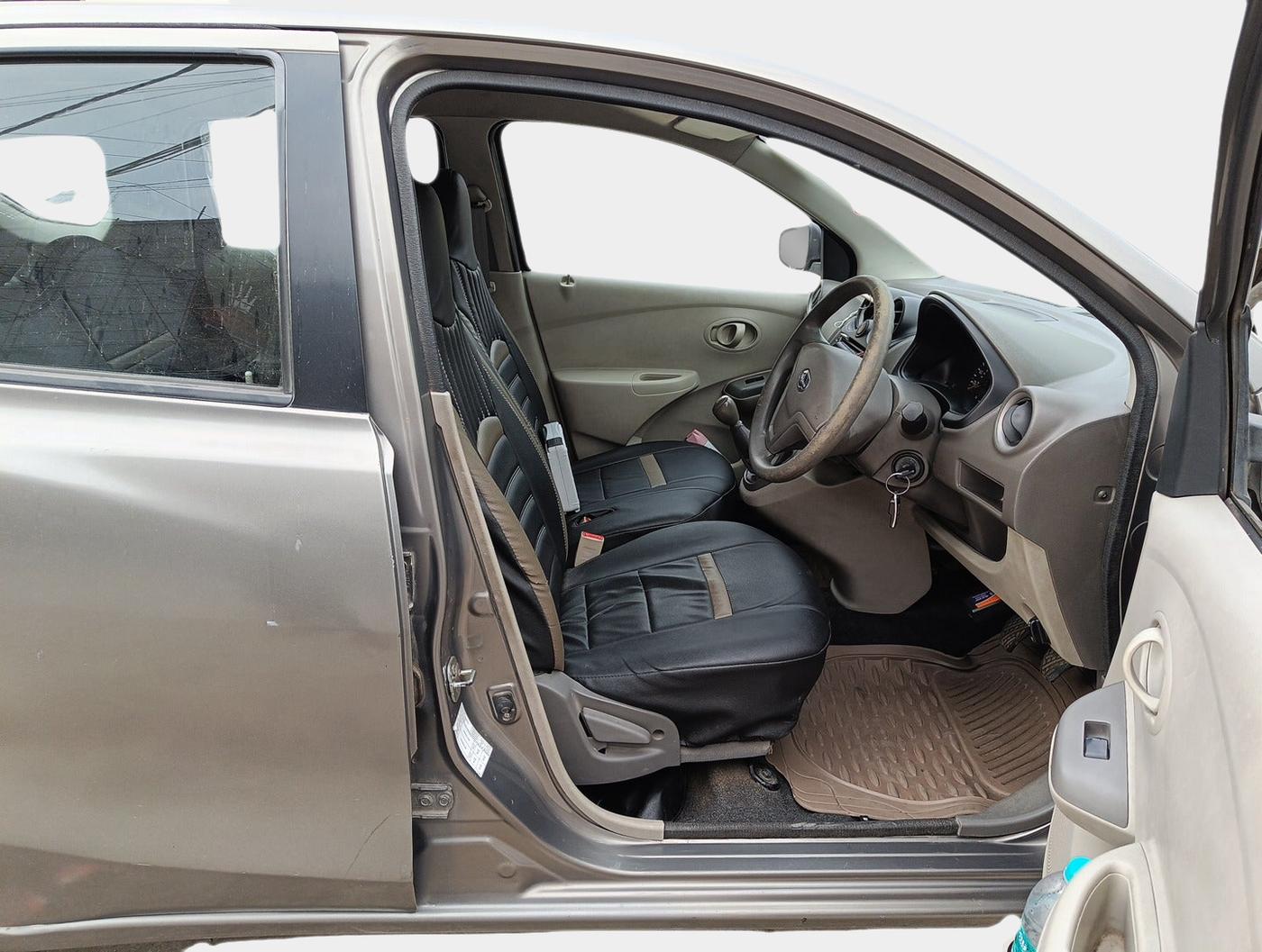 2015 Datsun Go Plus T, Petrol, Manual, 63,215 km, interior