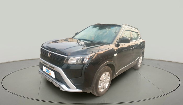 2023 Mahindra XUV300 W4 1.2 PETROL, CNG, Manual, 93,000 km, exterior