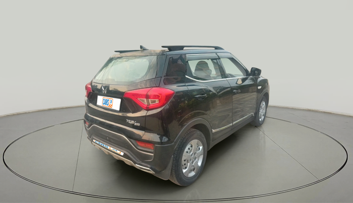 2023 Mahindra XUV300 W4 1.2 PETROL, CNG, Manual, 93,000 km, exterior