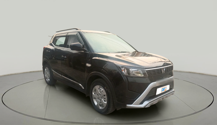 2023 Mahindra XUV300 W4 1.2 PETROL, CNG, Manual, 93,000 km, exterior