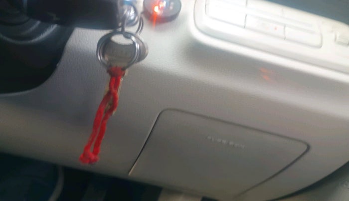 2023 Mahindra XUV300 W4 1.2 PETROL, CNG, Manual, 93,000 km, interior