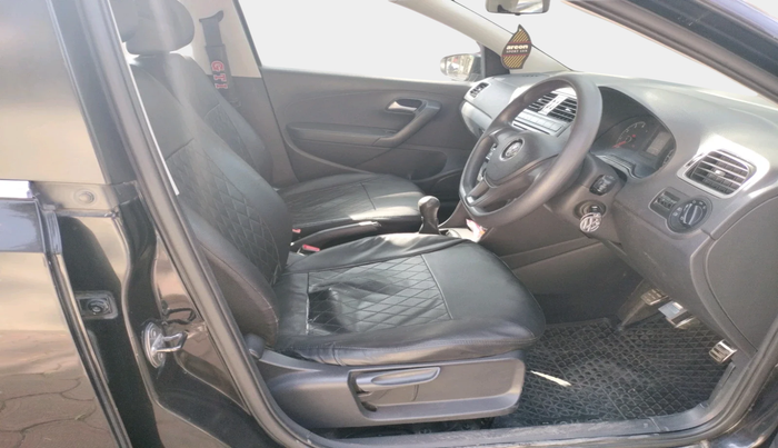 2017 Volkswagen Polo COMFORTLINE 1.2L, Petrol, Manual, 50,870 km, interior