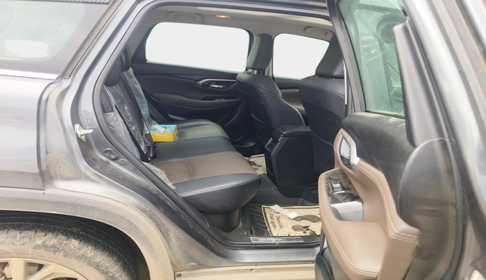 2023 Toyota URBAN CRUISER HYRYDER V HYBRID, Hybrid, Automatic, 37,909 km, interior