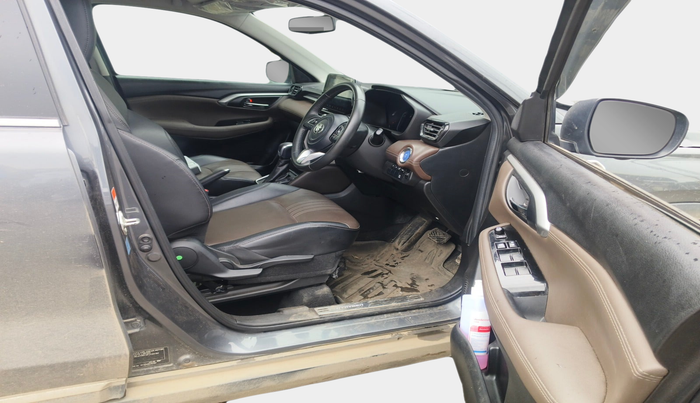 2023 Toyota URBAN CRUISER HYRYDER V HYBRID, Hybrid, Automatic, 37,909 km, interior