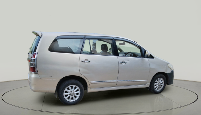 2014 Toyota Innova 2.5 VX 8 STR, Diesel, Manual, 2,41,906 km, exterior