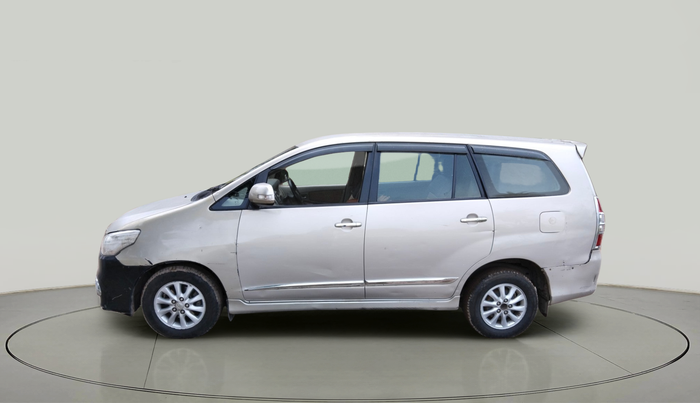 2014 Toyota Innova 2.5 VX 8 STR, Diesel, Manual, 2,41,906 km, exterior