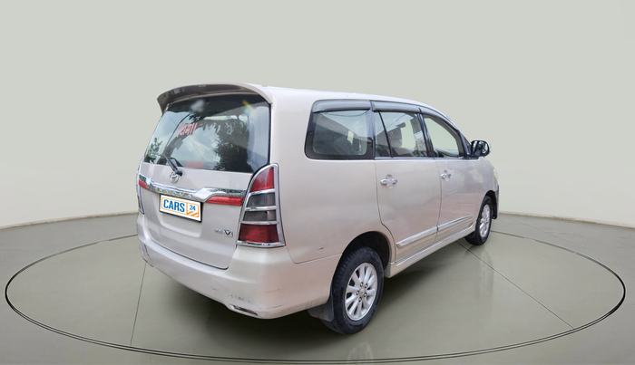 2014 Toyota Innova 2.5 VX 8 STR, Diesel, Manual, 2,41,906 km, exterior