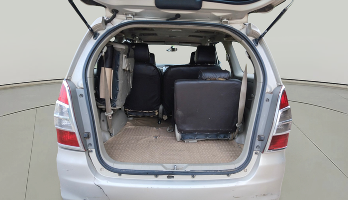 2014 Toyota Innova 2.5 VX 8 STR, Diesel, Manual, 2,41,906 km, exterior