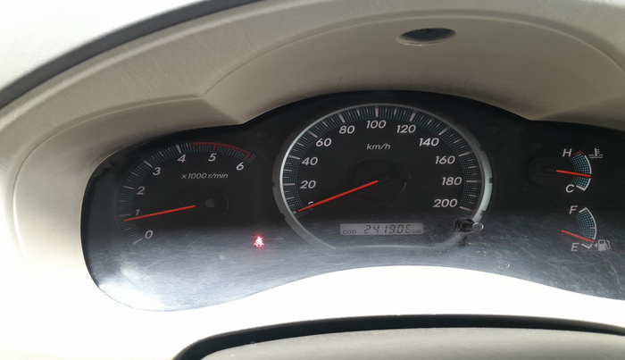 2014 Toyota Innova 2.5 VX 8 STR, Diesel, Manual, 2,41,906 km, interior