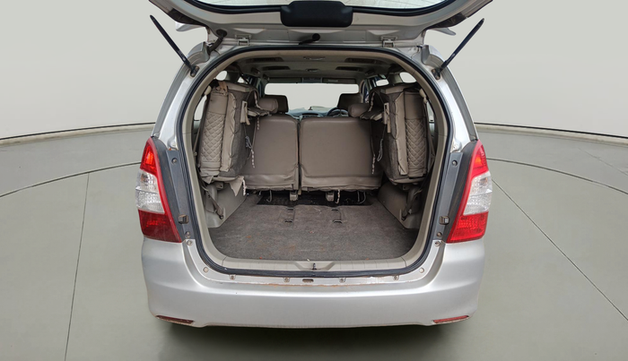 2012 Toyota Innova 2.5 G 8 STR, Diesel, Manual, 1,25,643 km, exterior