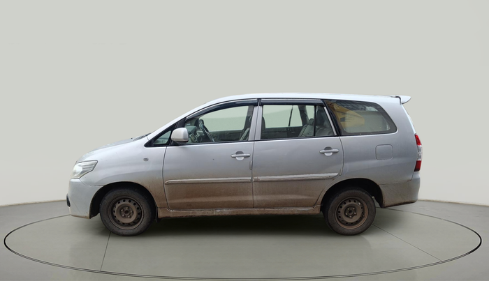 2012 Toyota Innova 2.5 G 8 STR, Diesel, Manual, 1,25,643 km, exterior