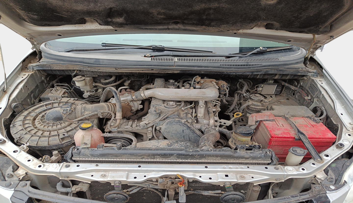 2012 Toyota Innova 2.5 G 8 STR, Diesel, Manual, 1,25,643 km, exterior