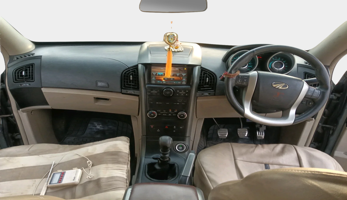 2016 Mahindra XUV500 W10, Diesel, Manual, 71,313 km, interior