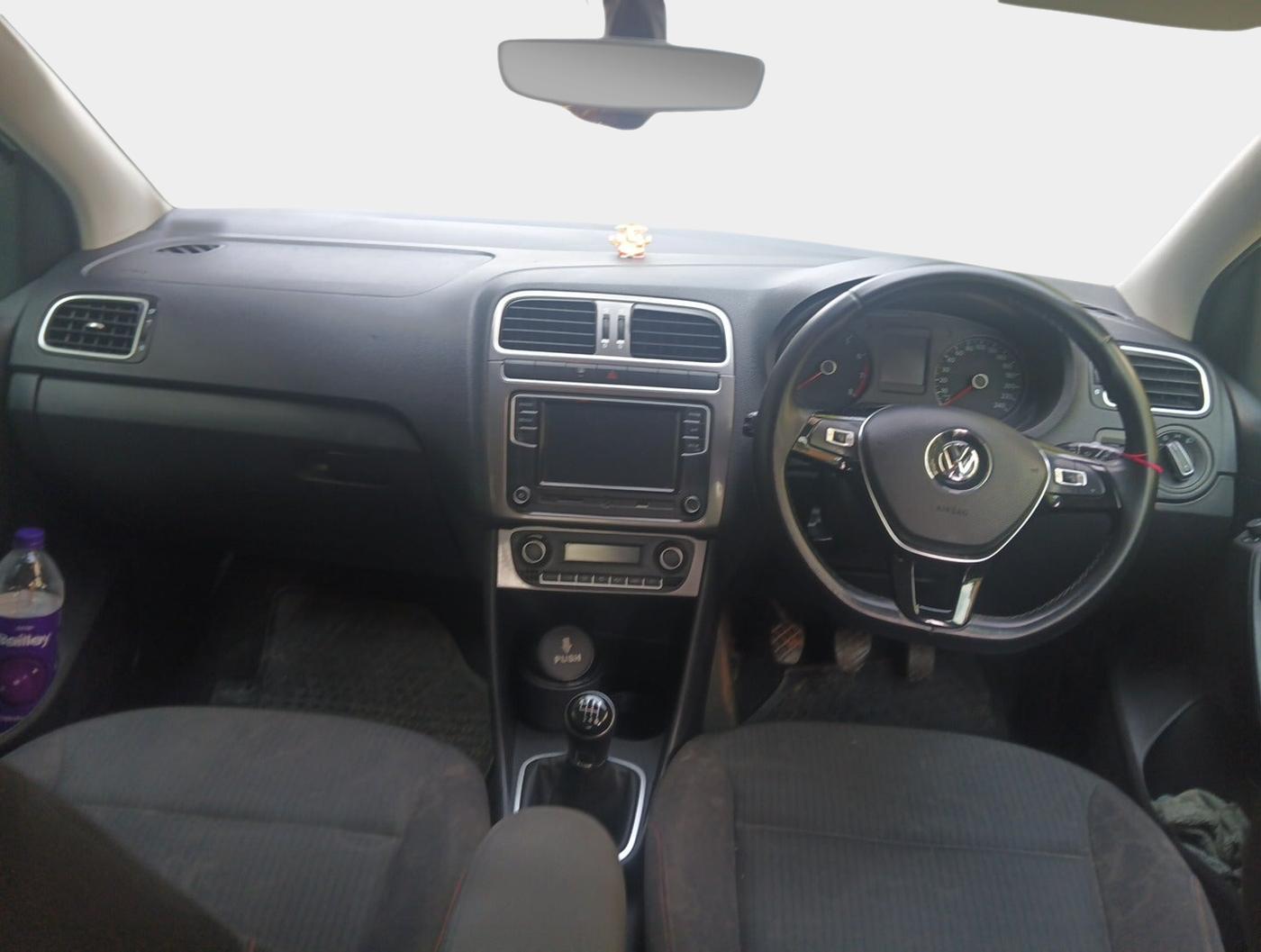 2021 Volkswagen Polo HIGHLINE PLUS 1.0L TSI, Petrol, Manual, 5,00,015 km, interior