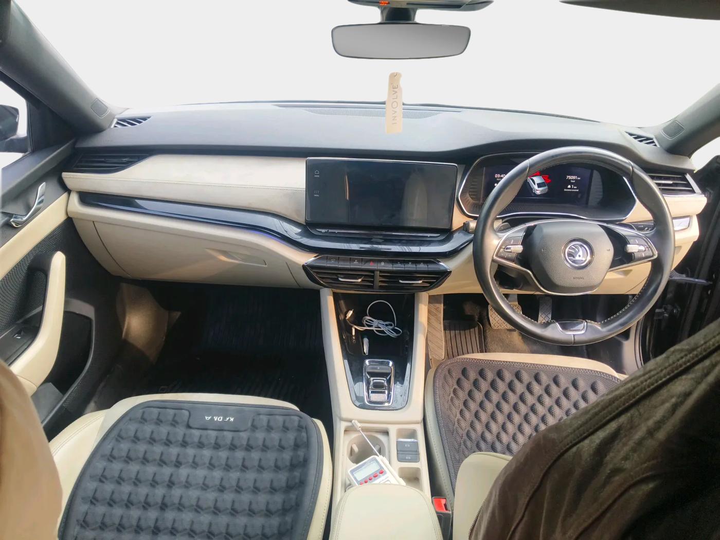 2021 Skoda Octavia STYLE 2.0, Petrol, Automatic, 75,091 km, interior