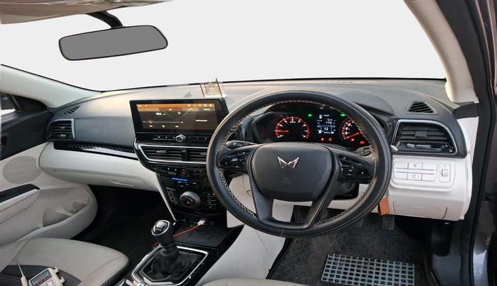 2024 Mahindra XUV 3XO MX3 Pro 1.2 L TCMPFi, Petrol, Manual, 9,953 km, interior
