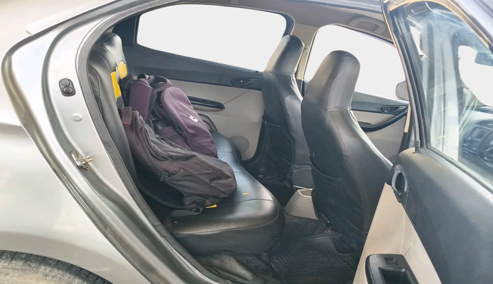 2018 Tata Tiago XT PETROL, Petrol, Manual, 1,01,352 km, interior