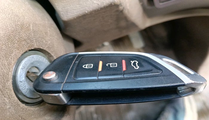 2012 Mahindra XUV500 W8, Diesel, Manual, 1,47,703 km, interior