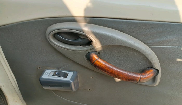 2014 Mahindra Scorpio EX M2DI, Diesel, Manual, 84,251 km, interior