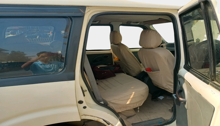 2014 Mahindra Scorpio EX M2DI, Diesel, Manual, 84,251 km, interior