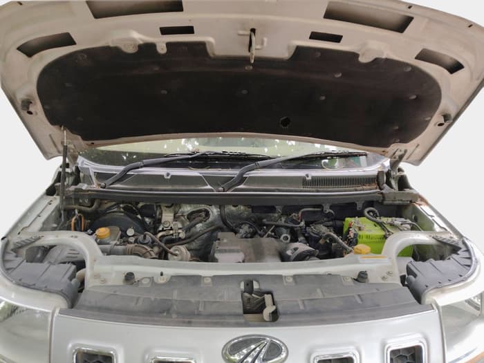 2017 Mahindra TUV300 T8, Diesel, Manual, 71,215 km, exterior
