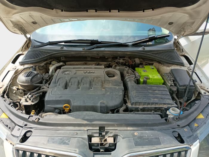 2014 Skoda Octavia ELEGANCE 2.0 TDI AT, Diesel, Automatic, 1,29,000 km, exterior