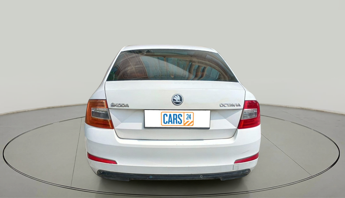 2014 Skoda Octavia ELEGANCE 2.0 TDI AT, Diesel, Automatic, 1,27,285 km, exterior
