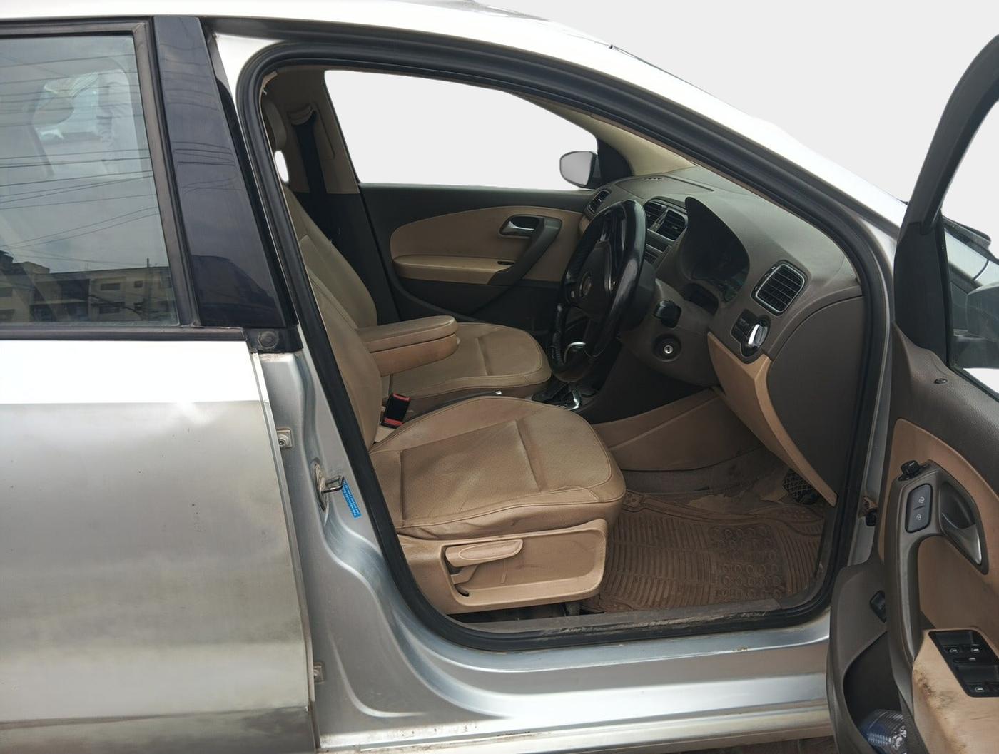 2016 Volkswagen Vento HIGHLINE 1.5 AT, Diesel, Automatic, 1,19,150 km, interior