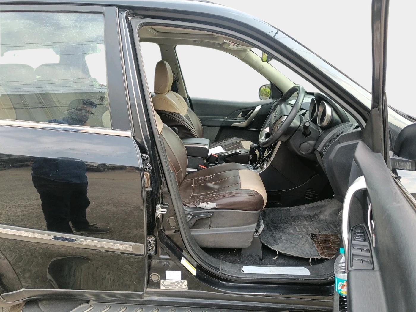 2018 Mahindra XUV500 W9 AT, Diesel, Automatic, 85,026 km, interior