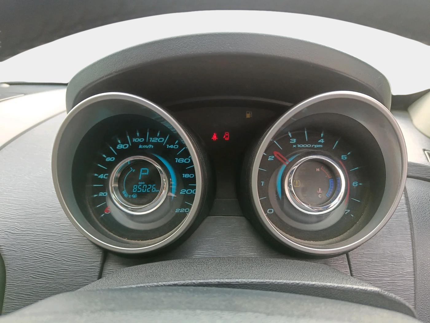2018 Mahindra XUV500 W9 AT, Diesel, Automatic, 85,026 km, interior