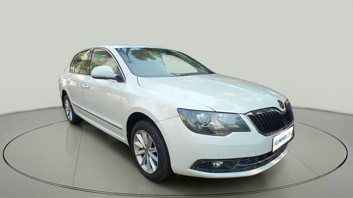 2015 Skoda Superb ELEGANCE 1.8 TSI AT, Petrol, Automatic, 1,02,341 km, exterior
