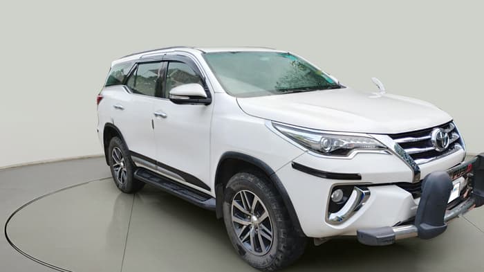 2016 Toyota Fortuner 2.8 4X4 MT, Diesel, Manual, 1,08,892 km, exterior