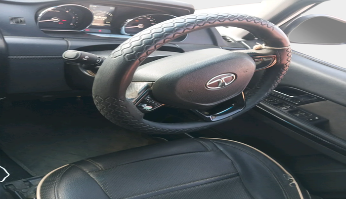 2018 Tata Hexa XE 4X2 7 STR, Diesel, Manual, 1,07,028 km, interior