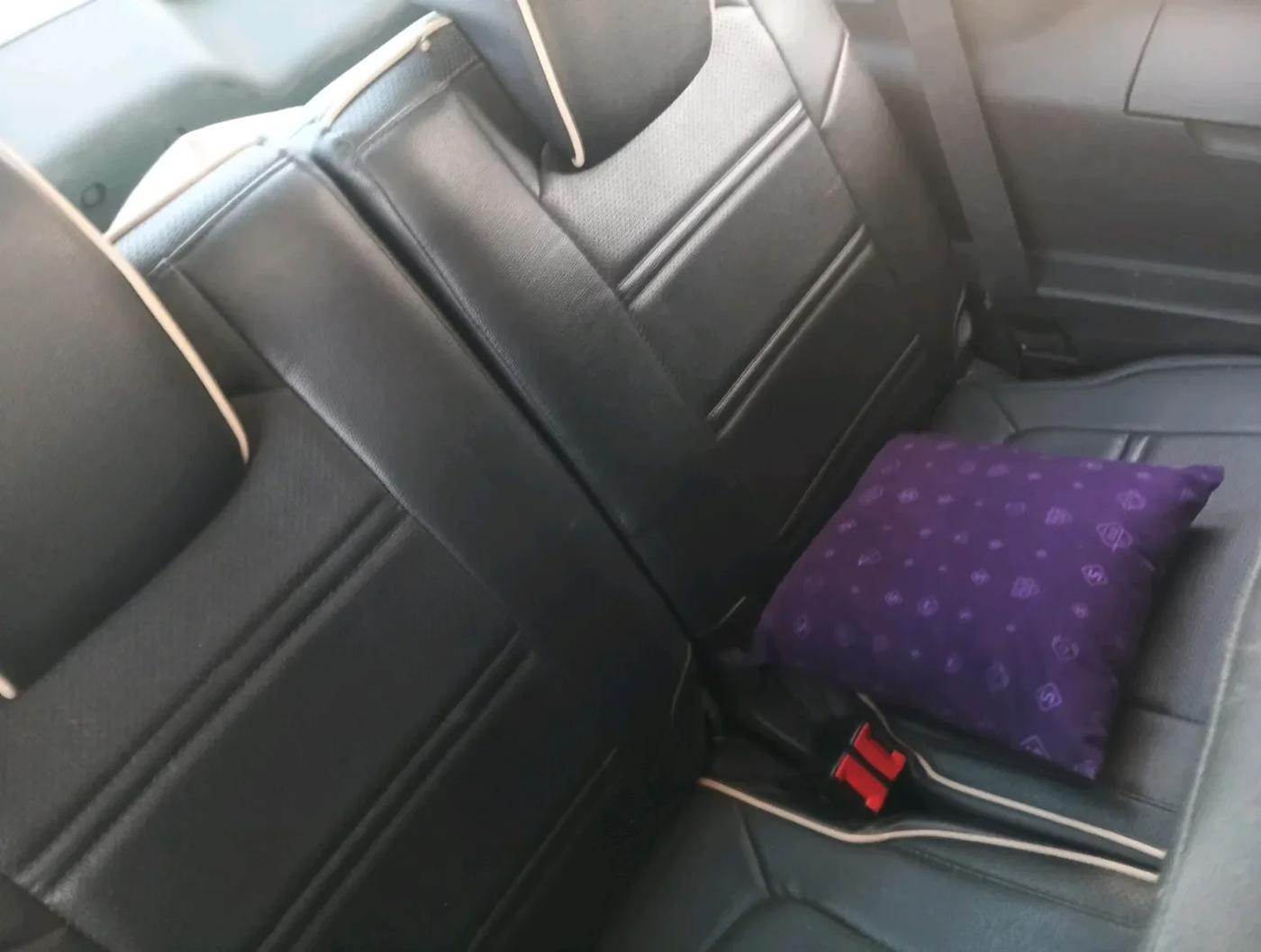 2018 Tata Hexa XE 4X2 7 STR, Diesel, Manual, 1,07,028 km, interior