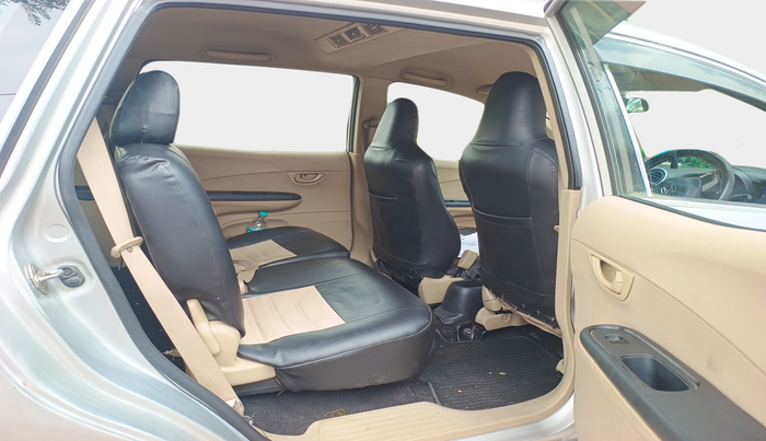 2014 Honda Mobilio 1.5L I-DTEC S, Diesel, Manual, 1,42,539 km, interior