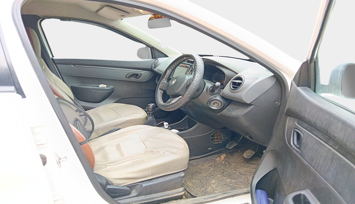 2017 Renault Kwid RXT 0.8, Petrol, Manual, 90,852 km, interior