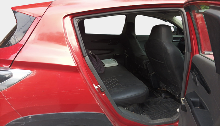 2018 Mahindra KUV 100 NXT K2 P 6 STR, Petrol, Manual, 27,730 km, interior