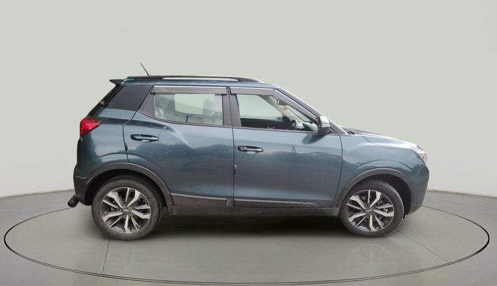 2021 Mahindra XUV300 W8 (O) 1.2 PETROL AMT, Petrol, Automatic, 49,203 km, exterior