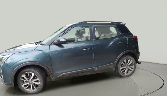 2021 Mahindra XUV300 W8 (O) 1.2 PETROL AMT, Petrol, Automatic, 49,203 km, exterior