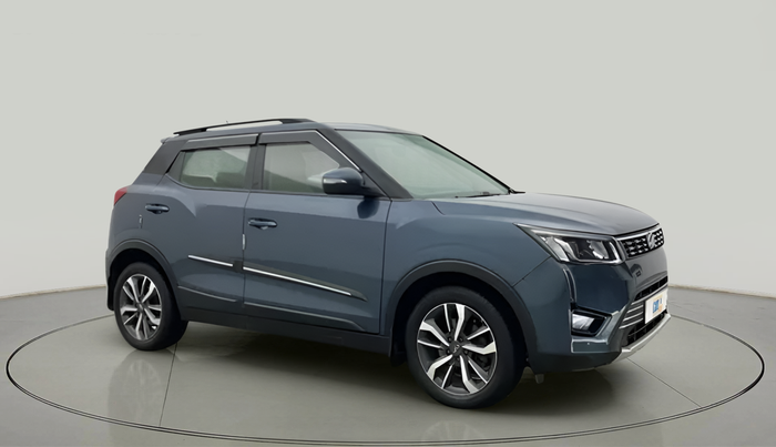 2021 Mahindra XUV300 W8 (O) 1.2 PETROL AMT, Petrol, Automatic, 49,203 km, exterior