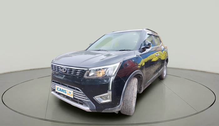 2021 Mahindra XUV300 W8 1.2 PETROL, Petrol, Manual, 10,779 km, exterior