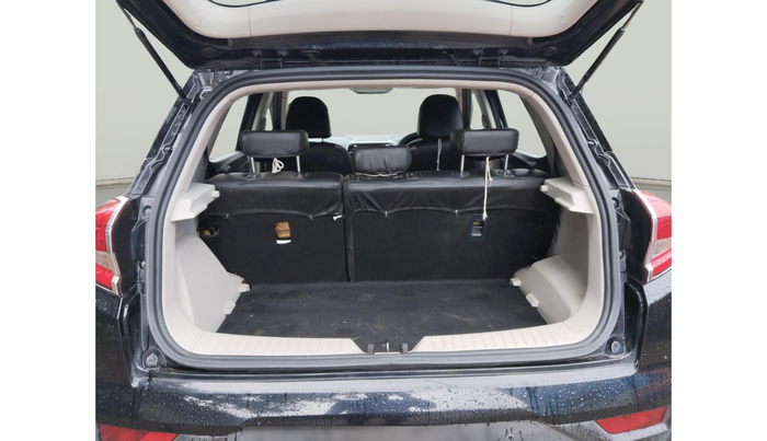 2021 Mahindra XUV300 W8 1.2 PETROL, Petrol, Manual, 10,779 km, exterior