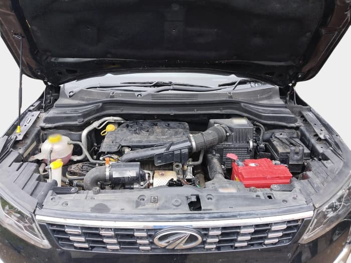 2021 Mahindra XUV300 W8 1.2 PETROL, Petrol, Manual, 10,779 km, exterior