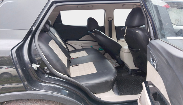 2021 Mahindra XUV300 W8 1.2 PETROL, Petrol, Manual, 10,779 km, interior