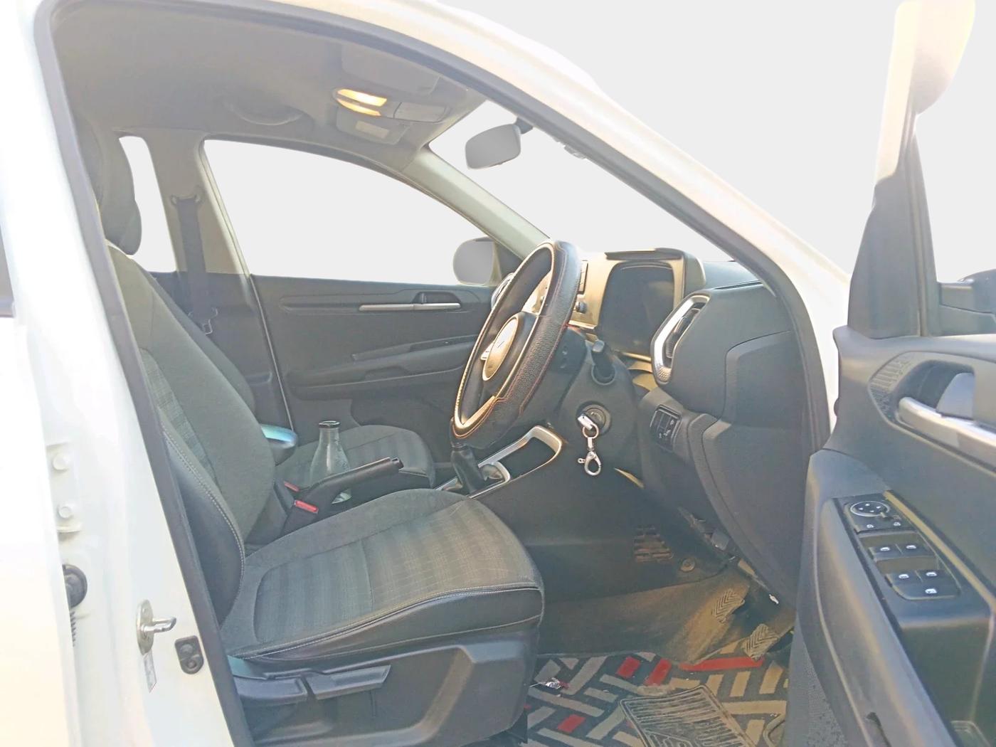 2023 KIA SONET HTK 1.2, Petrol, Manual, 64,946 km, interior