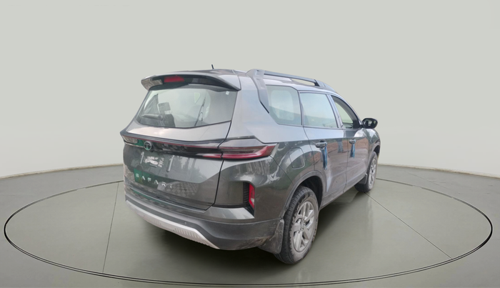 2024 Tata Safari PURE (O), Diesel, Manual, 4,992 km, exterior