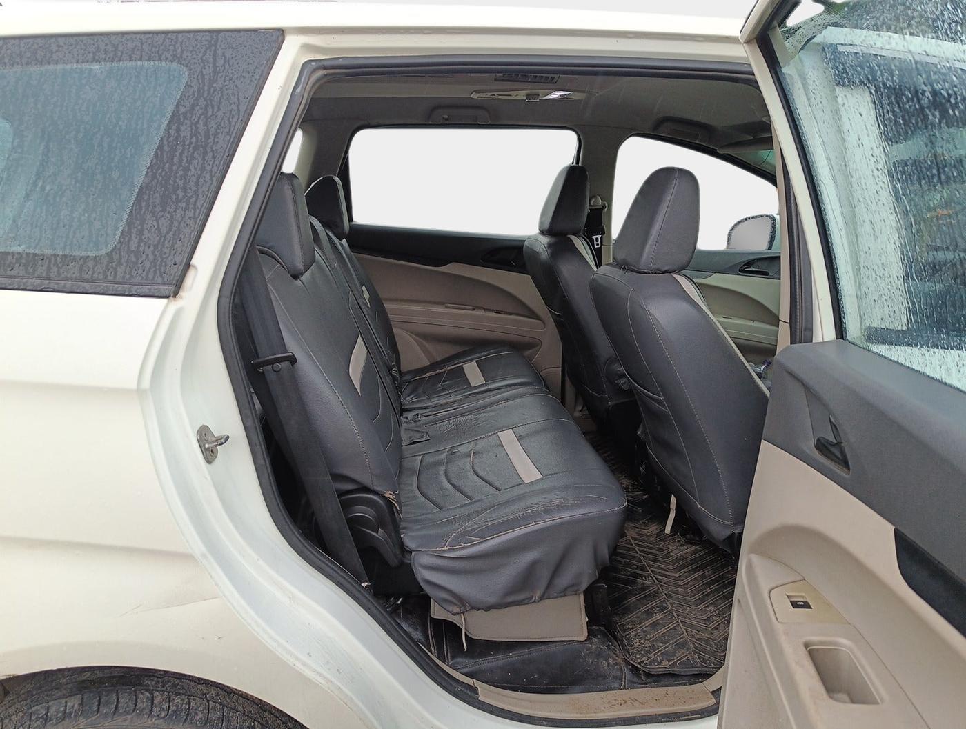 2018 Mahindra MARAZZO M4 8 STR, Diesel, Manual, 1,11,573 km, interior