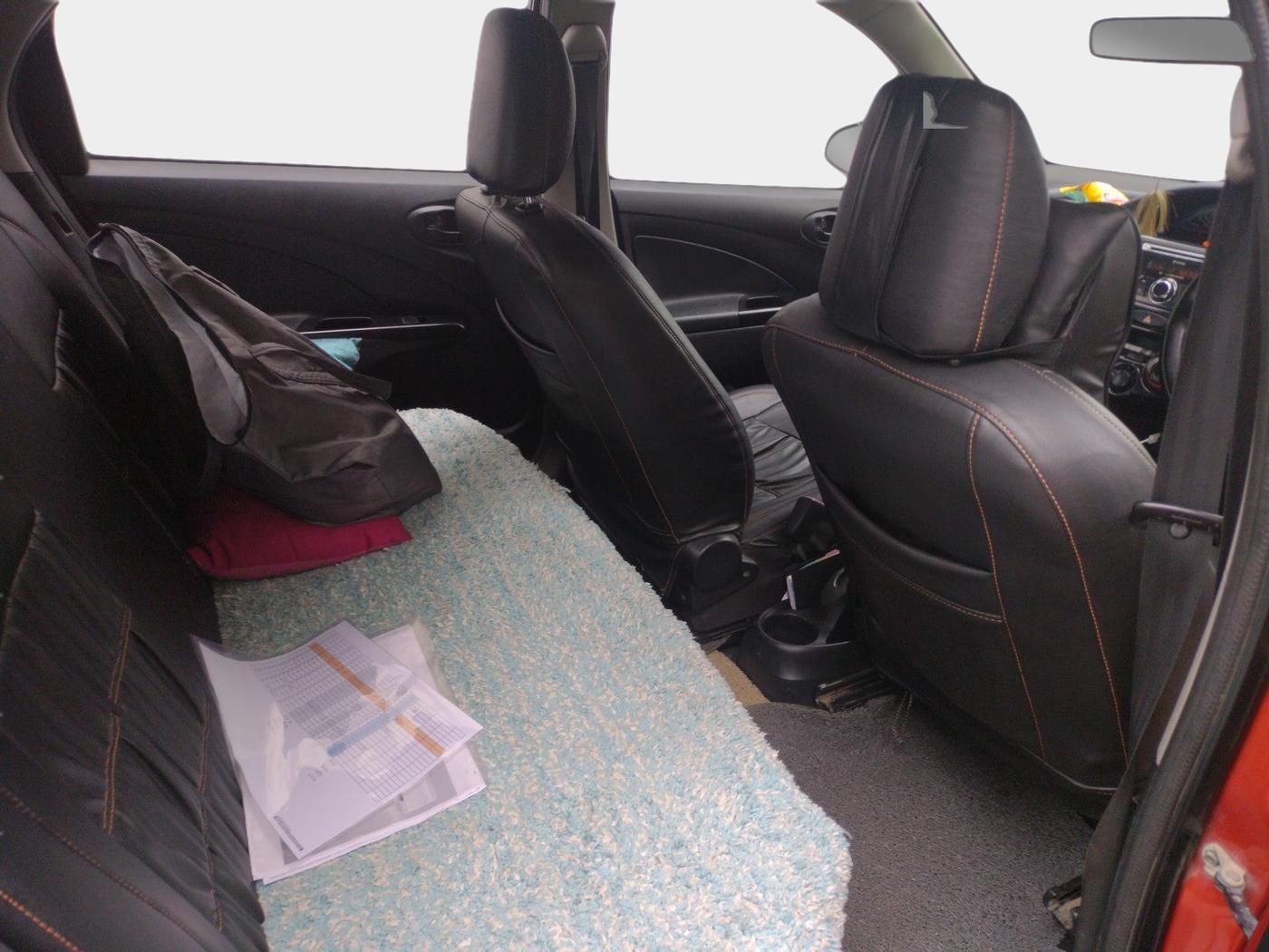 2014 Toyota Etios CROSS 1.4 GD, Diesel, Manual, 80,216 km, interior